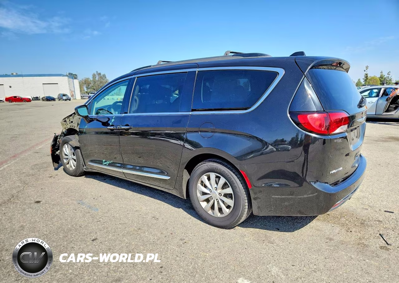 2017 Chrysler Pacifica Touring L VIN:2C4RC1BG6HR815898 - 2