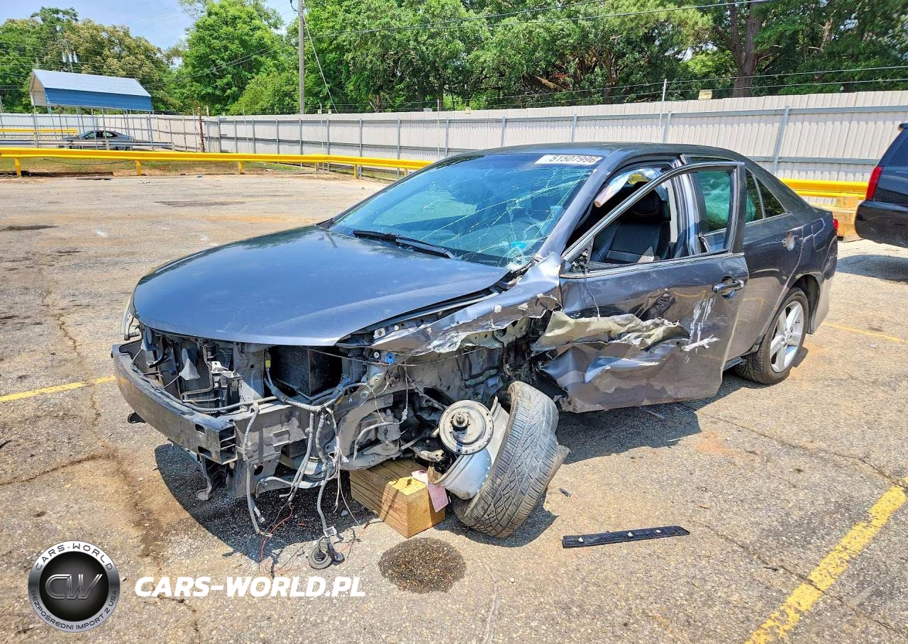 2012 Toyota Camry Se – zdjęcie 1 z 13