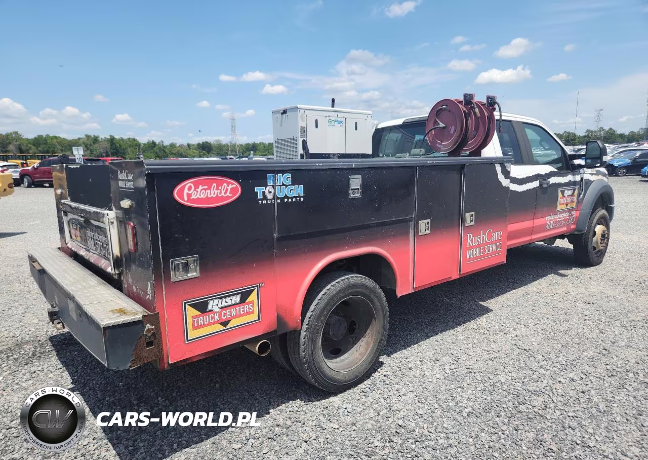 2019 Ford F450 Super - Semi Truck VIN:1FD0X4HY2KEC13174 - 3