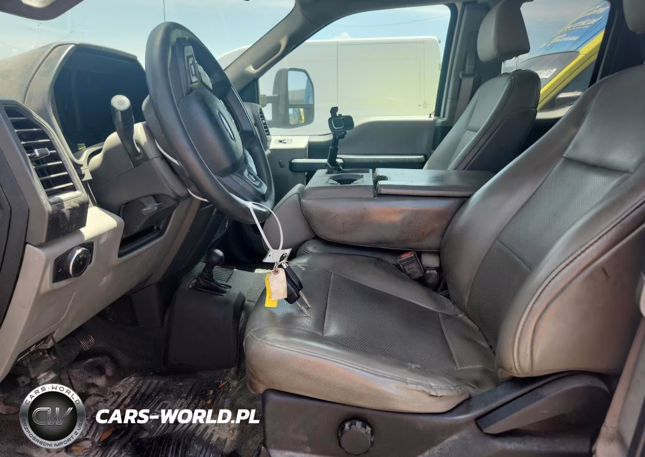2019 Ford F450 Super - Semi Truck VIN:1FD0X4HY2KEC13174 - 7