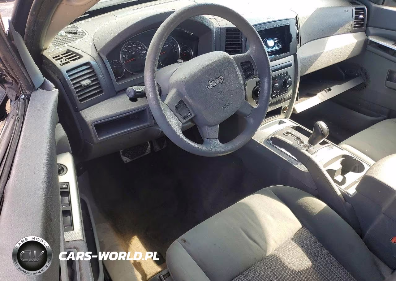 2007 Jeep Grand Cherokee Laredo VIN:1J8GR48K57C640238 - 8