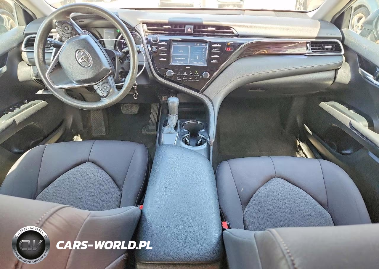 2020 Toyota Camry Le VIN:4T1C11AK3LU916566 - 8