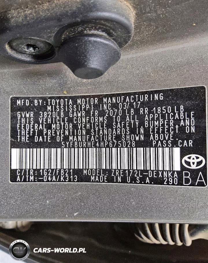 2017 Toyota Corolla Le VIN:5YFBURHE4HP675028 - 12