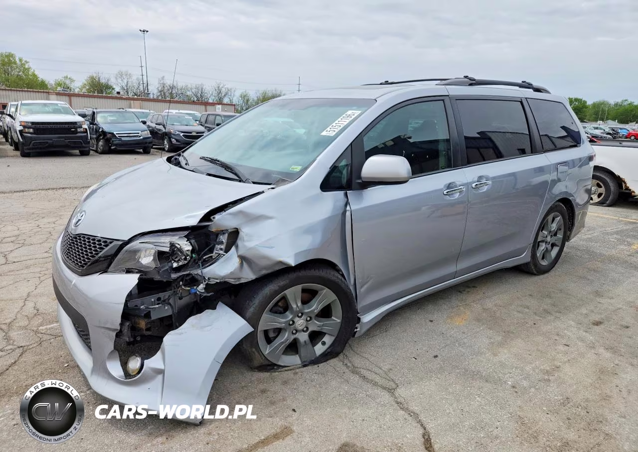 2014 Toyota Sienna Sport – zdjęcie 1 z 13