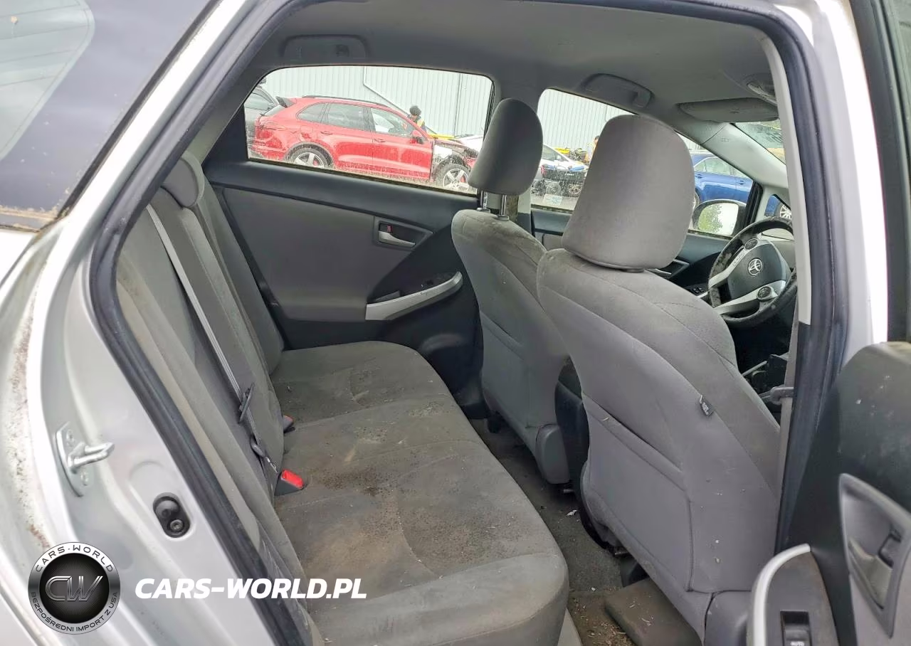 2013 Toyota Prius Three VIN:JTDKN3DU8D5639891 - 10