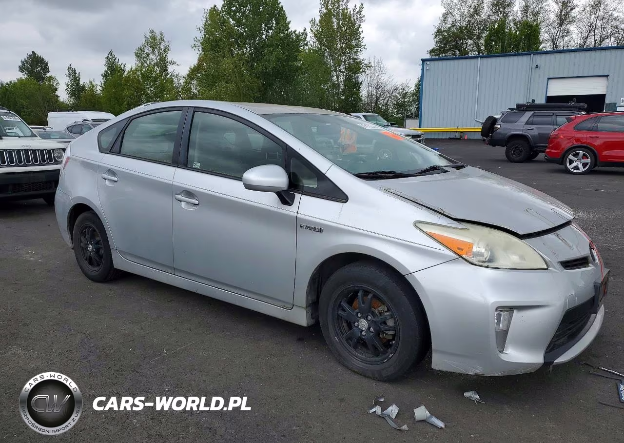 2013 Toyota Prius Three VIN:JTDKN3DU8D5639891 - 4