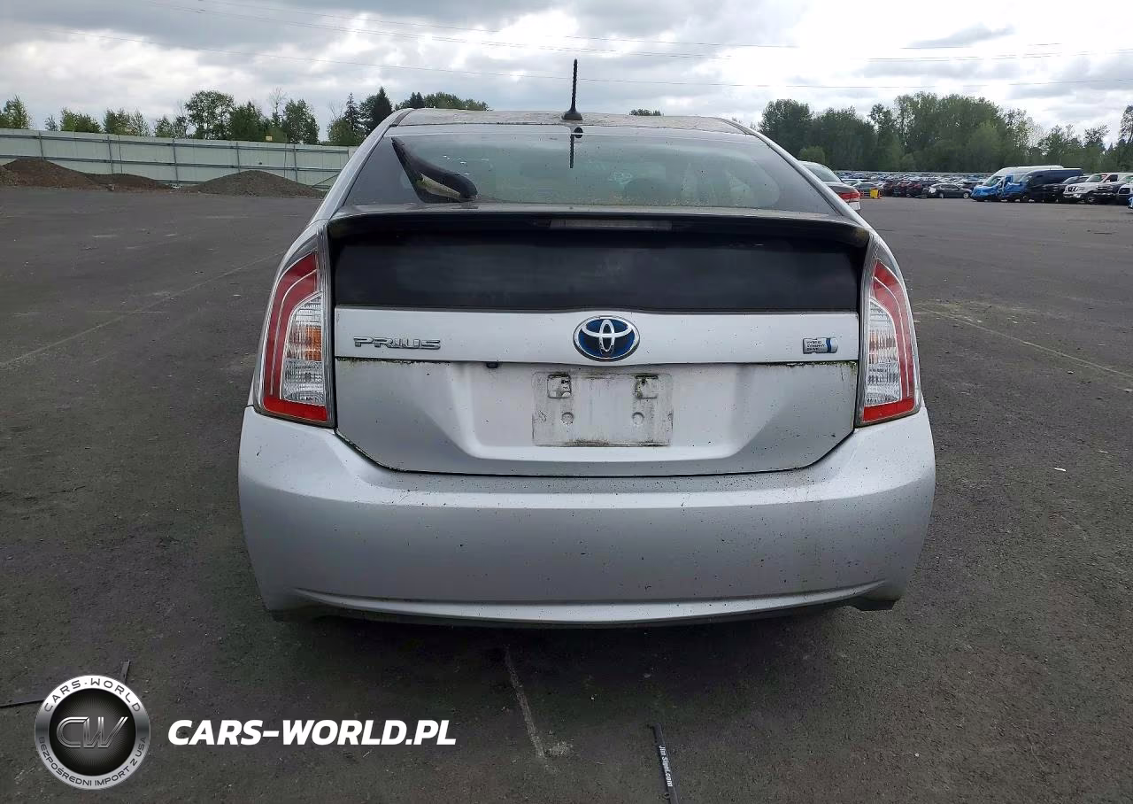 2013 Toyota Prius Three VIN:JTDKN3DU8D5639891 - 6