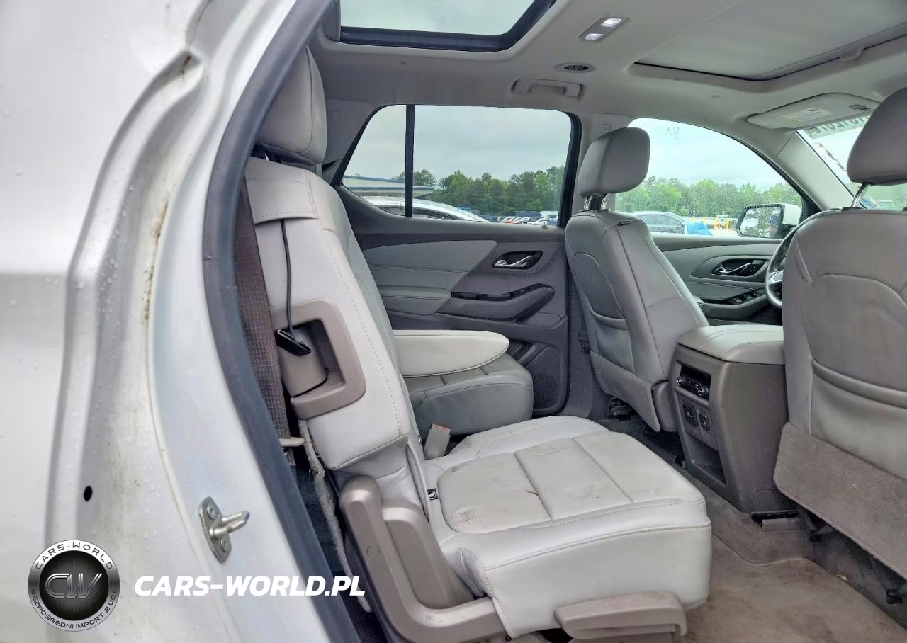 2019 Chevrolet Traverse Lt VIN:1GNERHKWXKJ197436 - 10