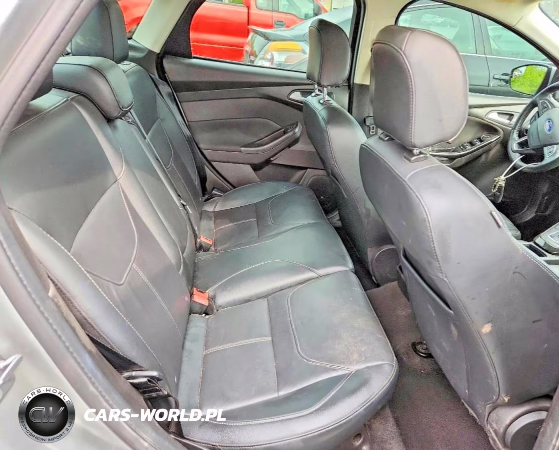 2017 Ford Focus Titanium VIN:1FADP3J27HL288324 - 10