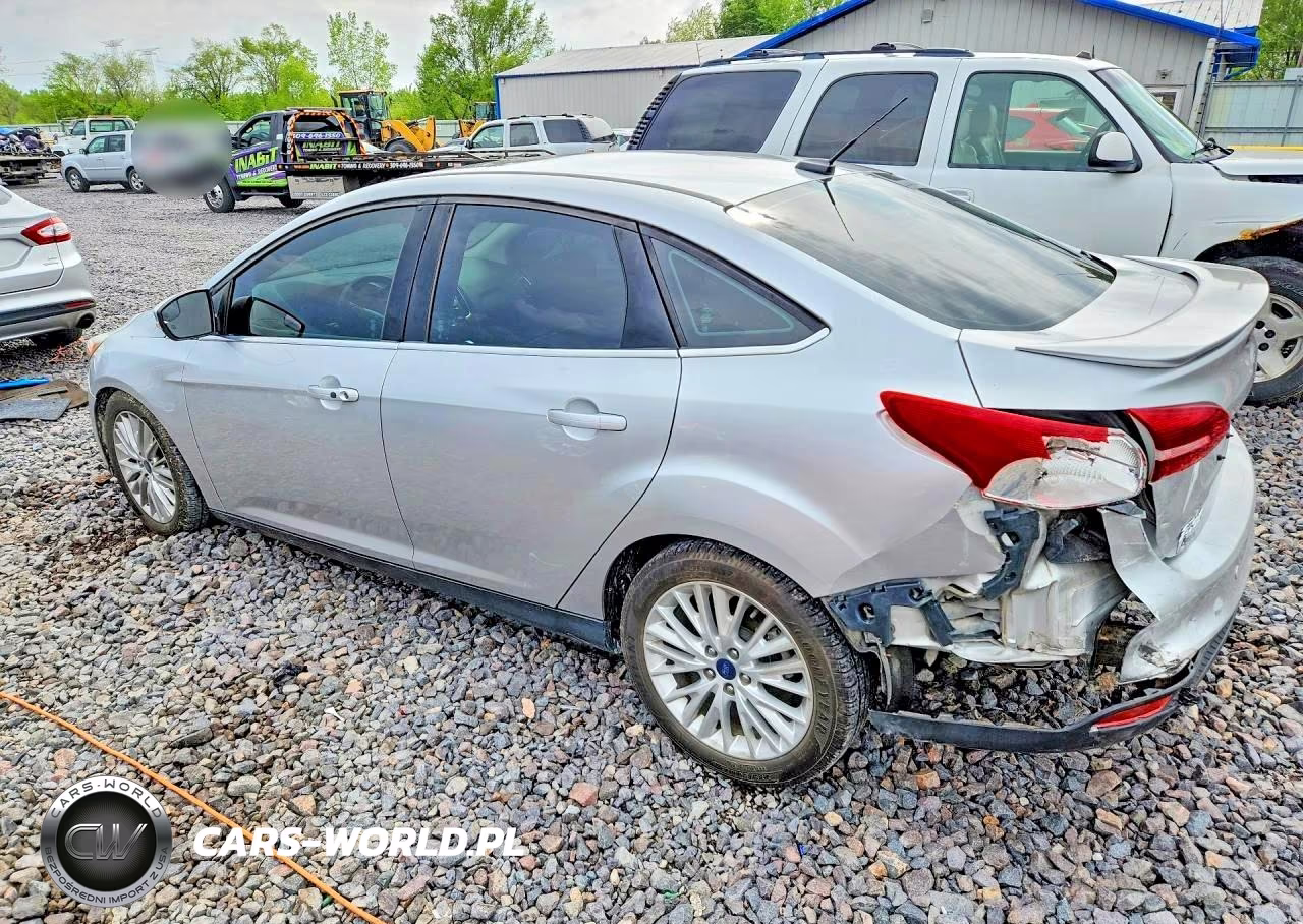 2017 Ford Focus Titanium VIN:1FADP3J27HL288324 - 2