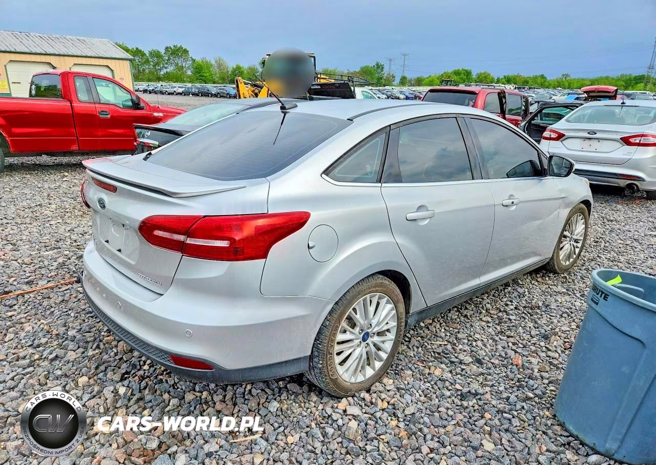 2017 Ford Focus Titanium VIN:1FADP3J27HL288324 - 3