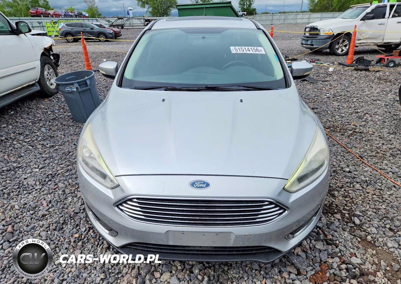 2017 Ford Focus Titanium VIN:1FADP3J27HL288324 - 5