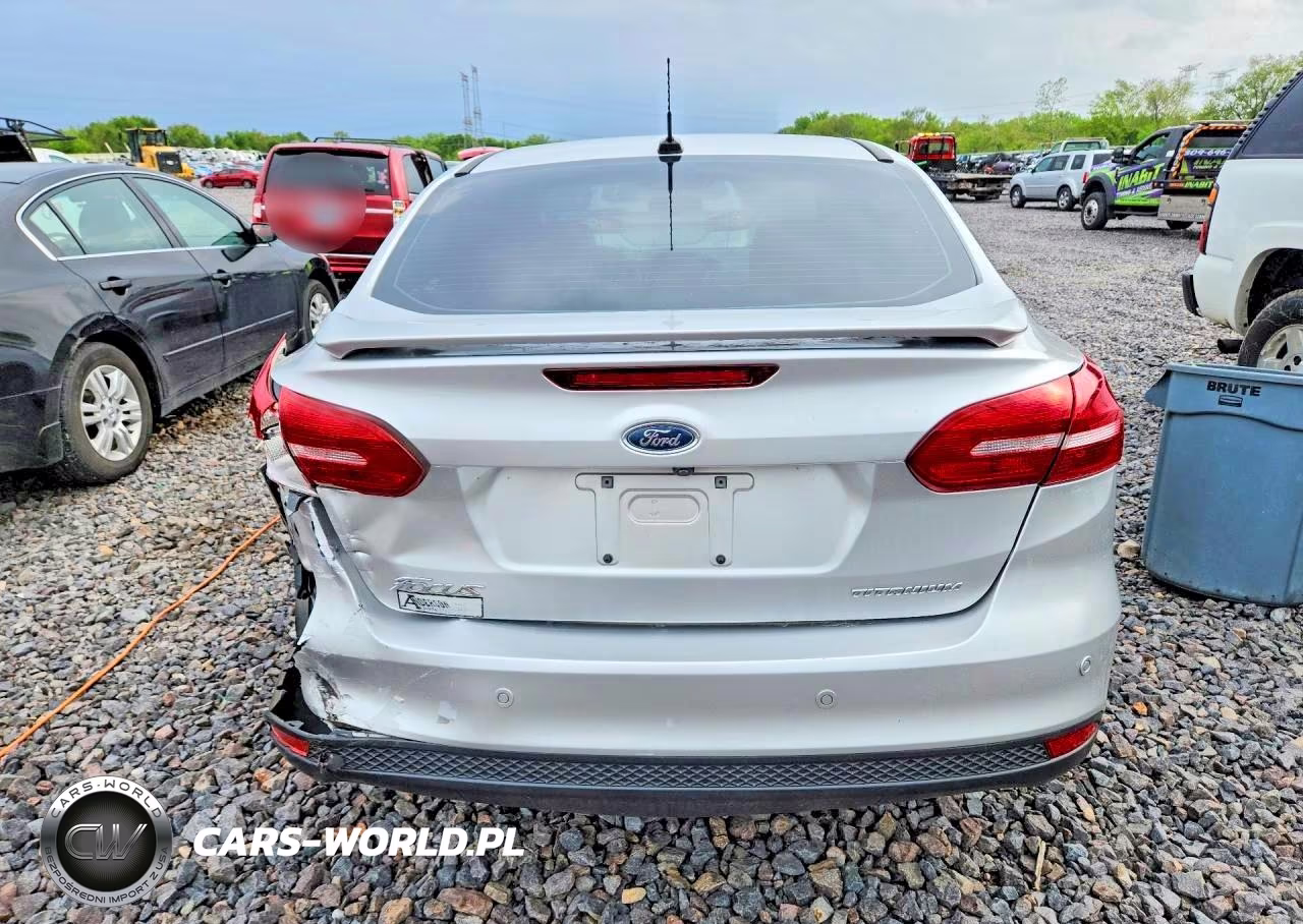 2017 Ford Focus Titanium VIN:1FADP3J27HL288324 - 6