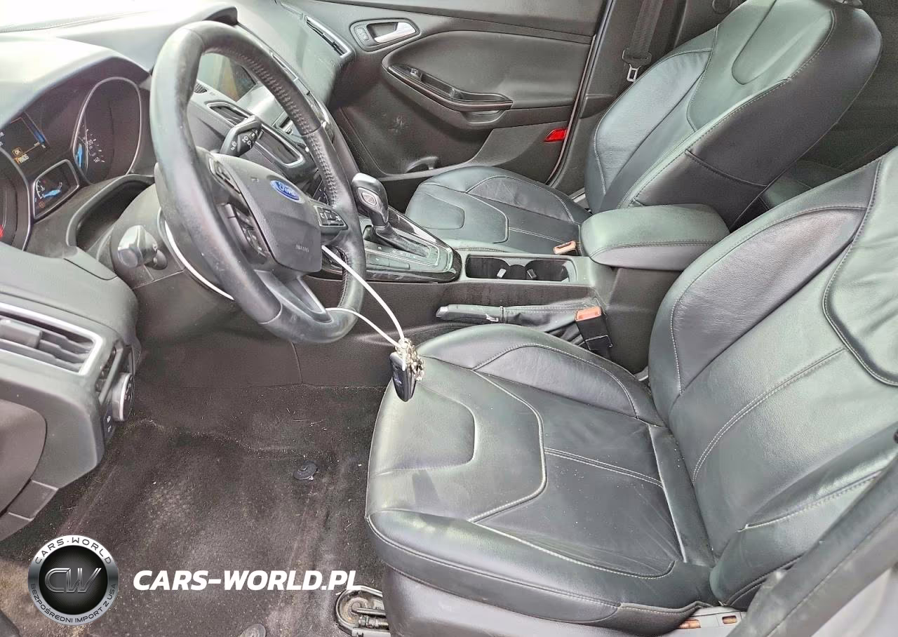 2017 Ford Focus Titanium VIN:1FADP3J27HL288324 - 7