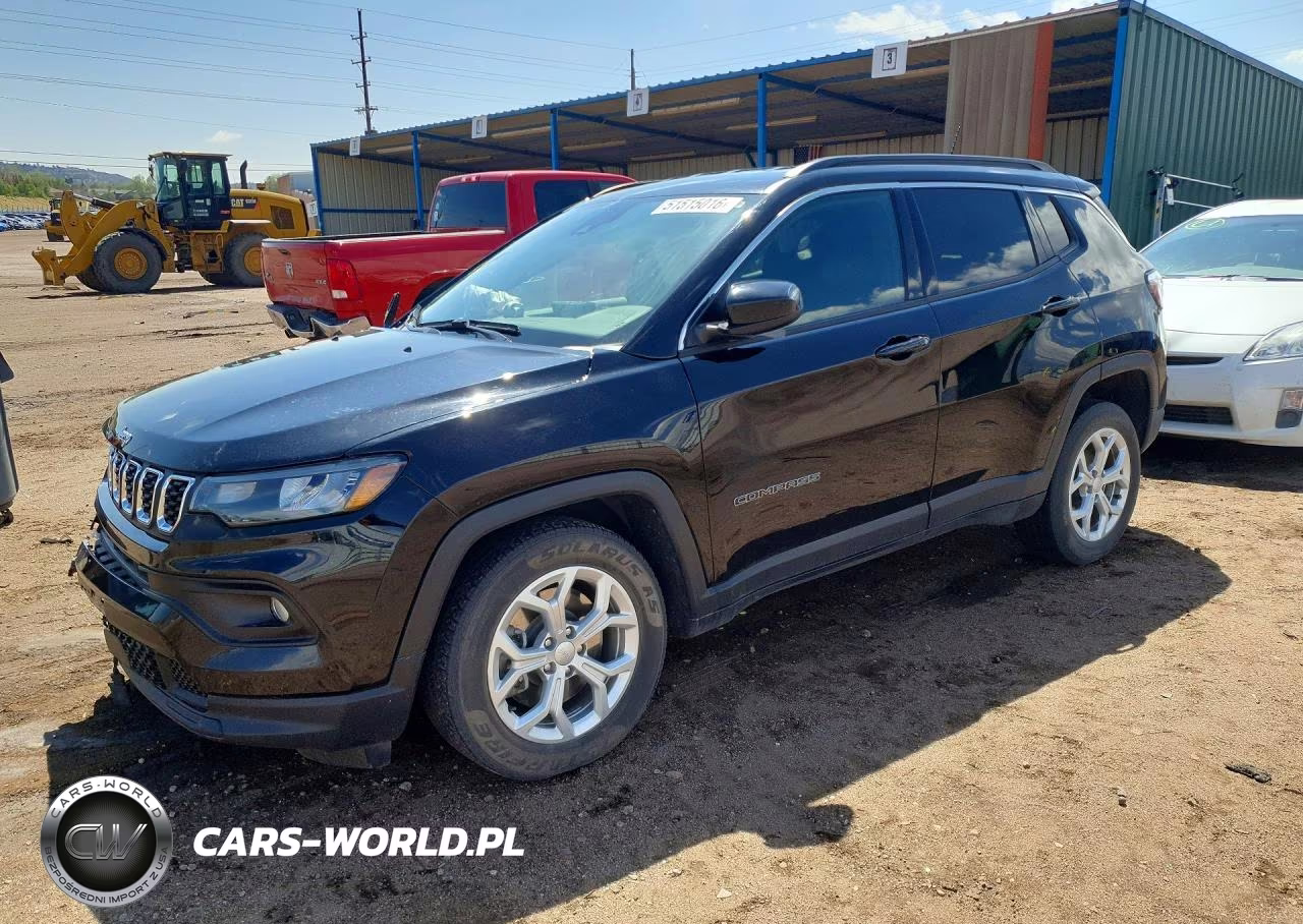 2024 Jeep Compass Latitude – zdjęcie 1 z 12