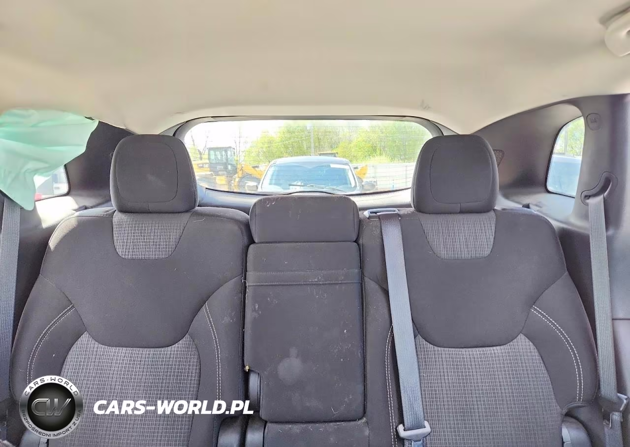 2015 Jeep Cherokee Latitude VIN:1C4PJMCB0FW788977 - 10
