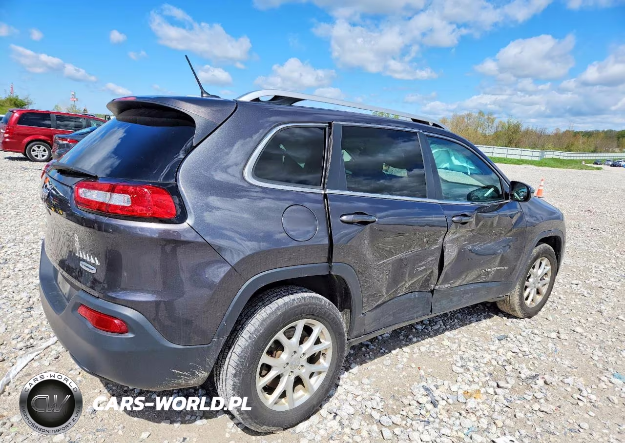 2015 Jeep Cherokee Latitude VIN:1C4PJMCB0FW788977 - 3