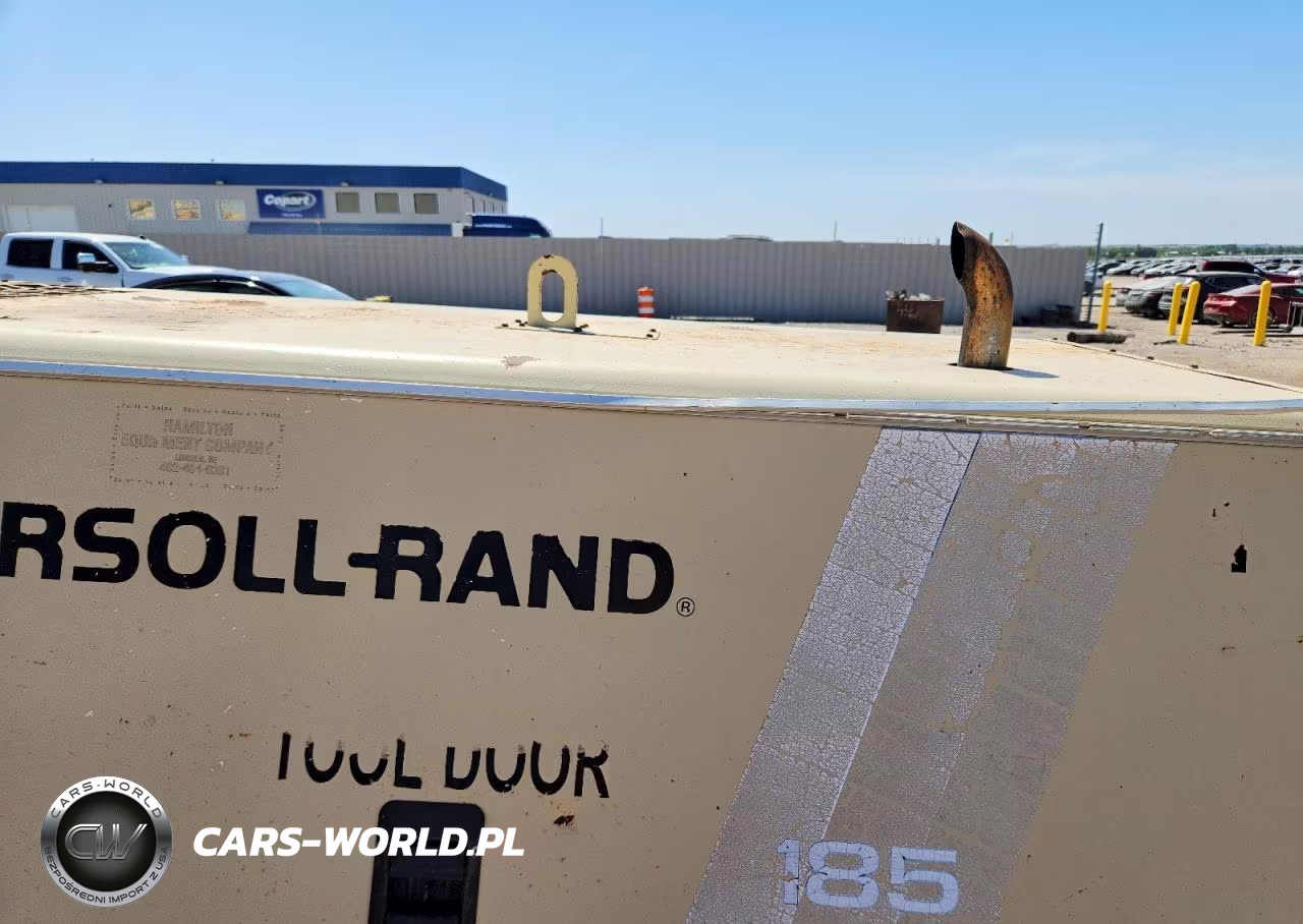 1996 Ingersoll-Rand Air Compressor VIN:267136UGG327 - 9
