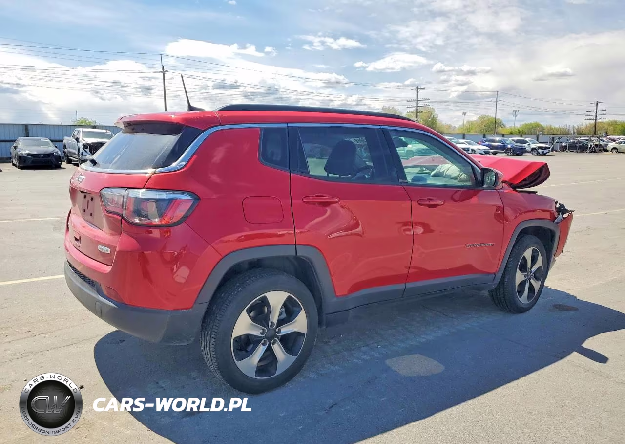 2018 Jeep Compass Latitude VIN:3C4NJDBB0JT320514 - 3