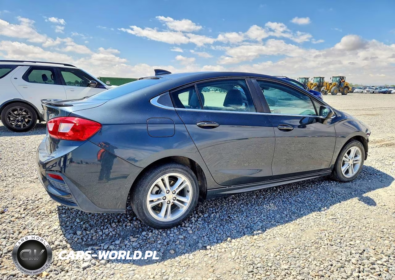 2017 Chevrolet Cruze Lt VIN:1G1BE5SM2H7279325 - 3