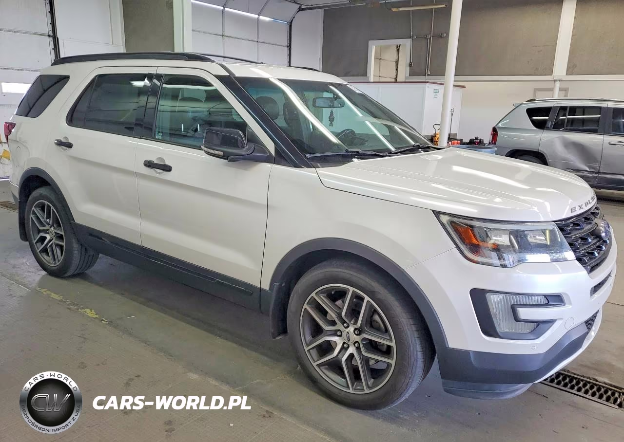 2016 Ford Explorer Sport VIN:1FM5K8GT3GGB80540 - 4