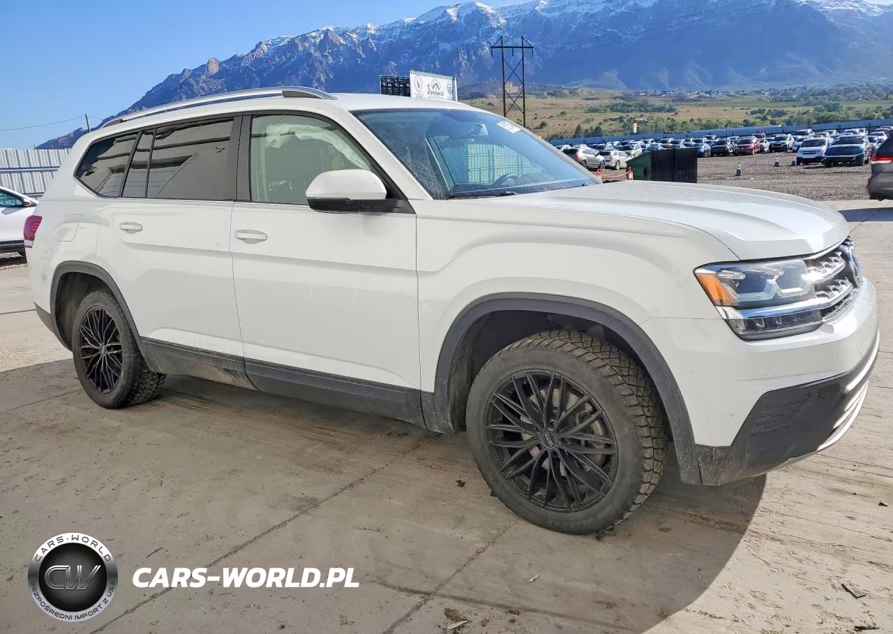 2018 Volkswagen Atlas S VIN:1V2GR2CA0JC552424 - 4