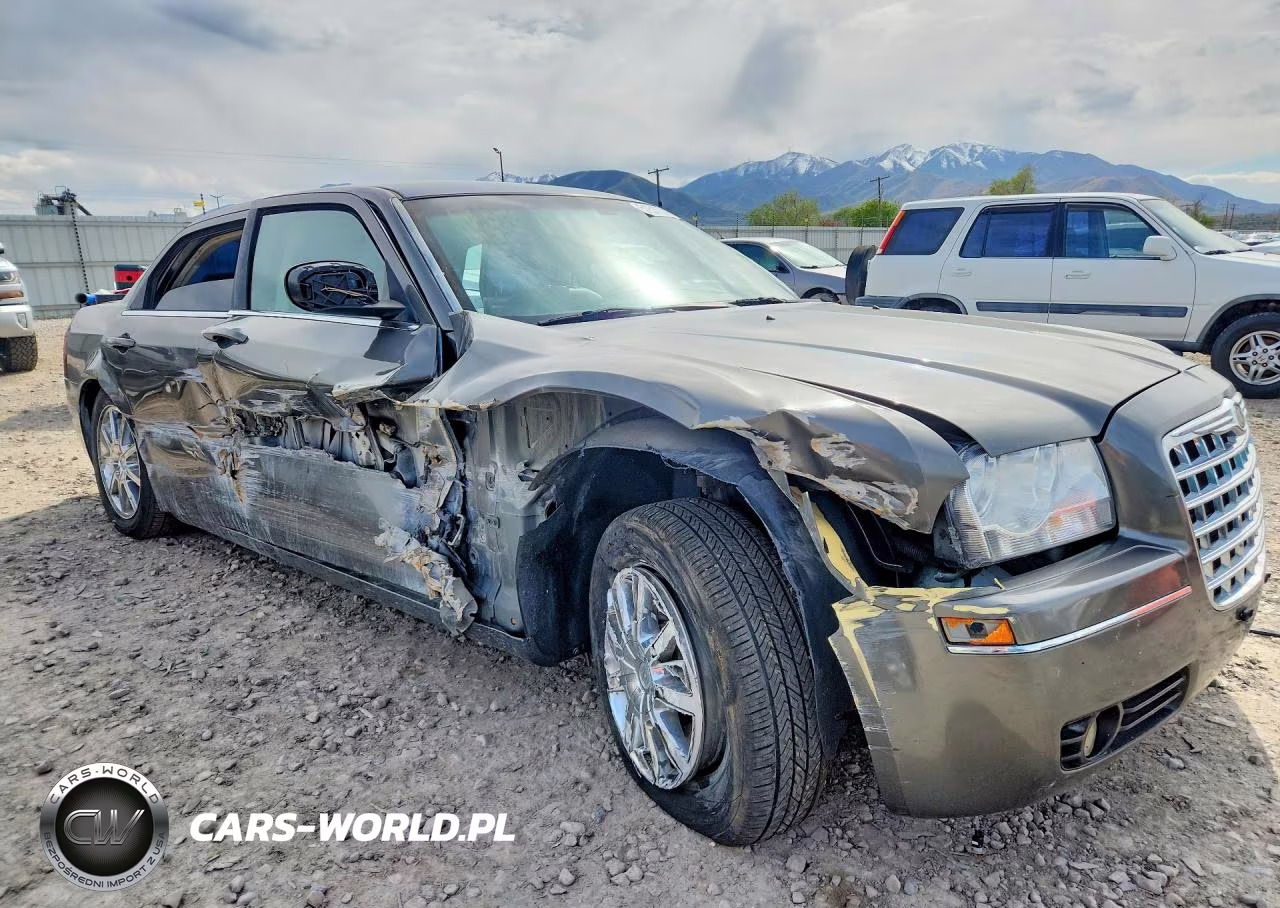 2009 Chrysler 300 Touring VIN:2C3LK53VX9H555448 - 4