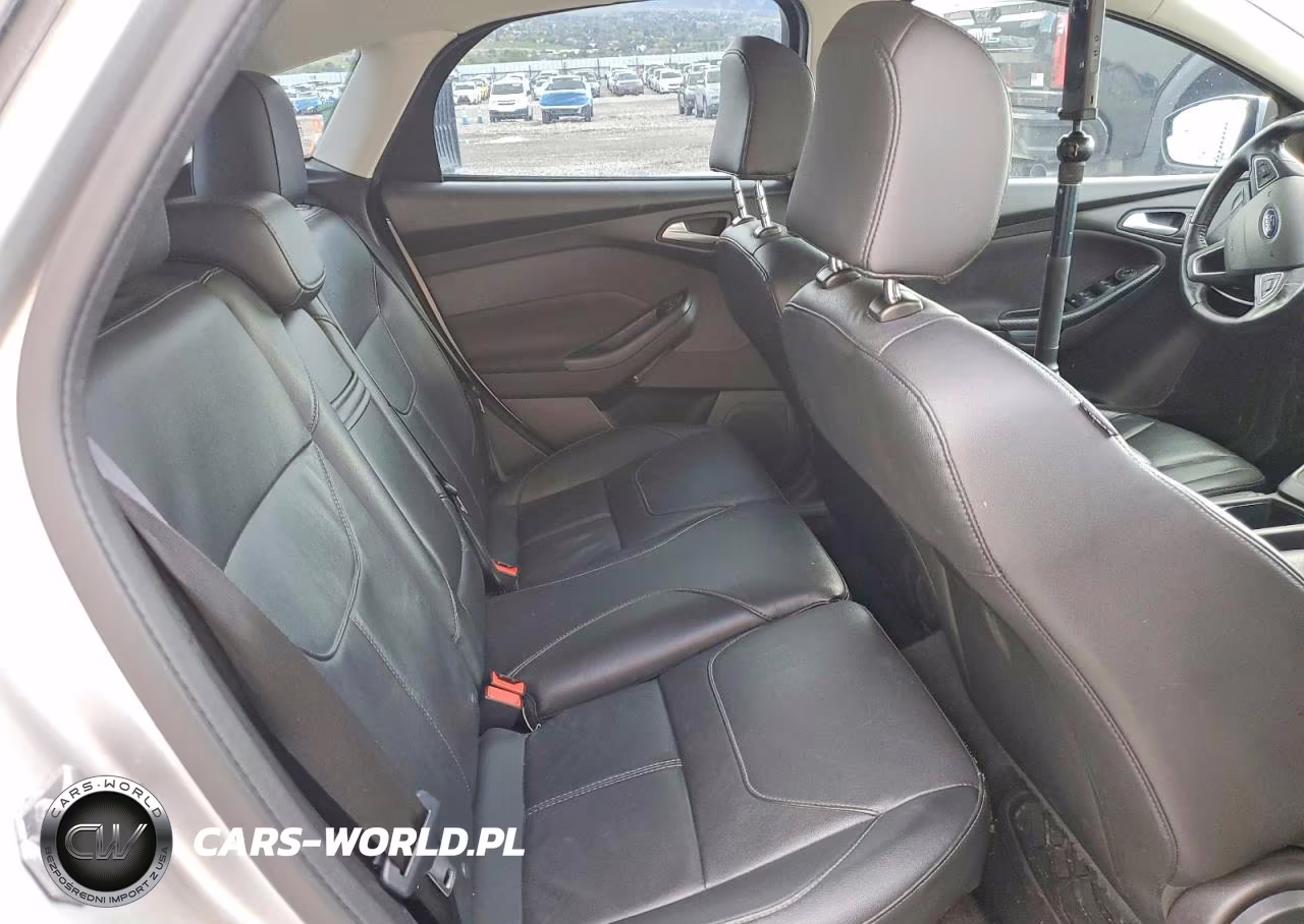 2016 Ford Focus Se VIN:1FADP3K28GL288961 - 10