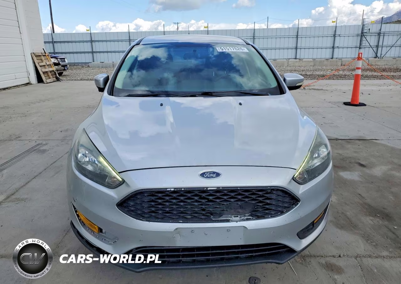 2016 Ford Focus Se VIN:1FADP3K28GL288961 - 5