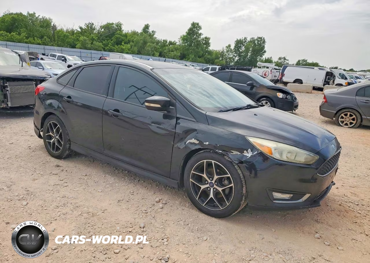2015 Ford Focus Se VIN:1FADP3F20FL240623 - 4