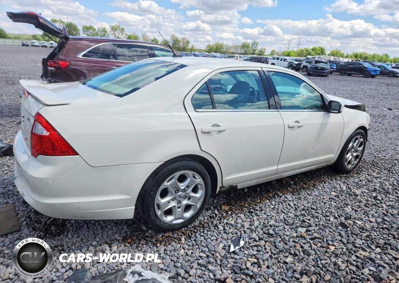 2010 Ford Fusion Se VIN:3FAHP0HA1AR185548 - 3