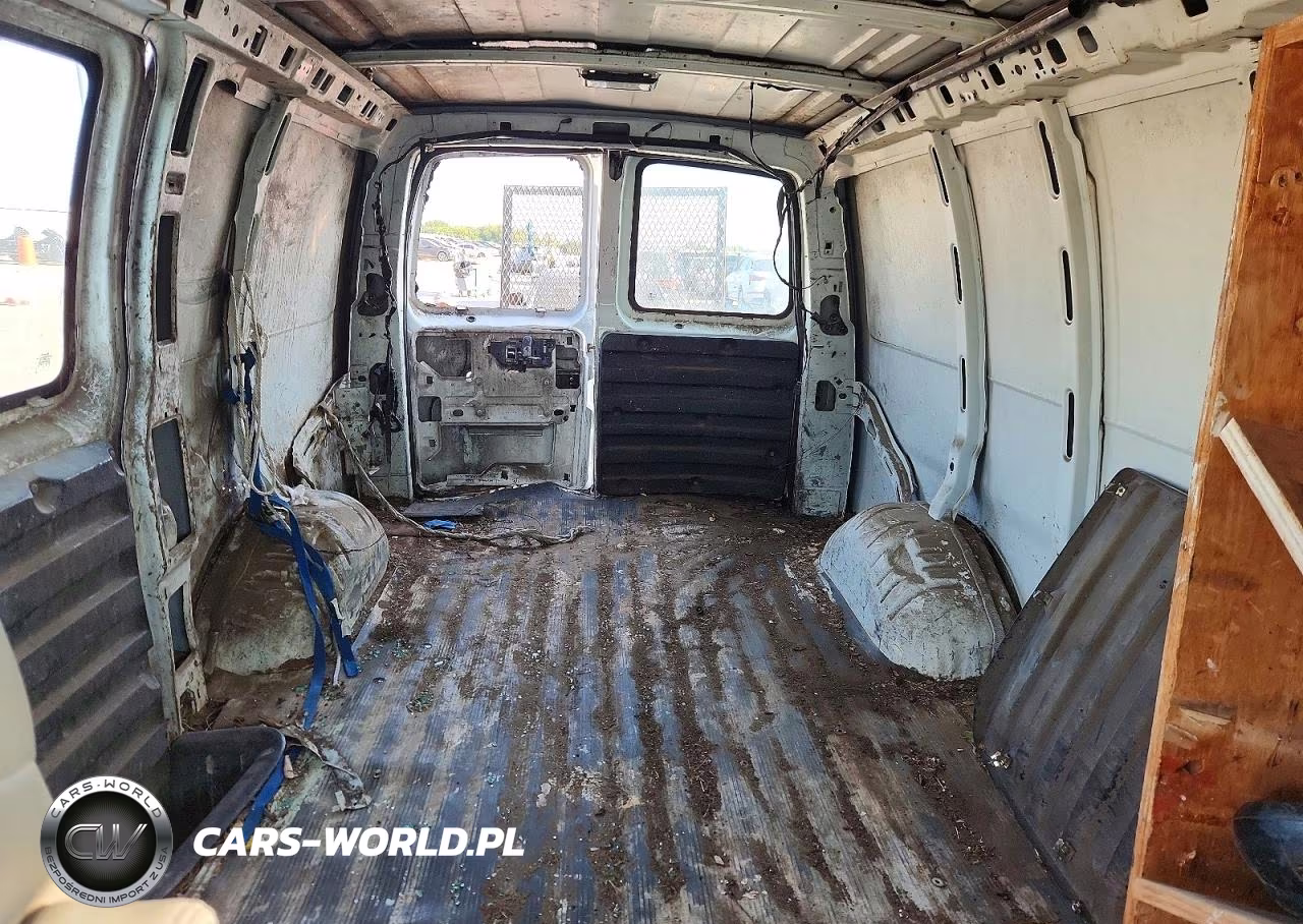 2000 Chevrolet Express G1500 VIN:1GCFG15W0Y1119682 - 10