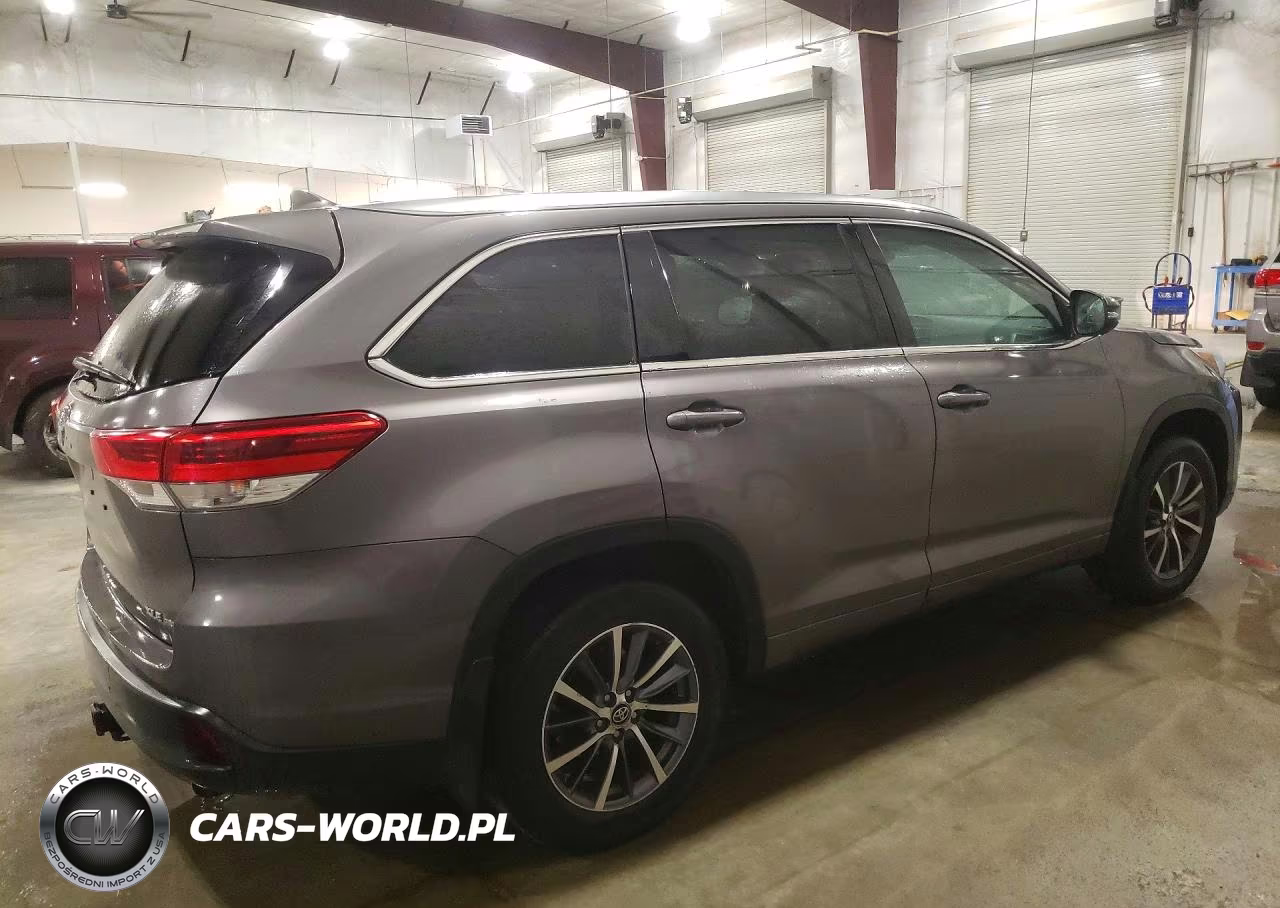 2017 Toyota Highlander Xle VIN:5TDJZRFH7HS472684 - 3