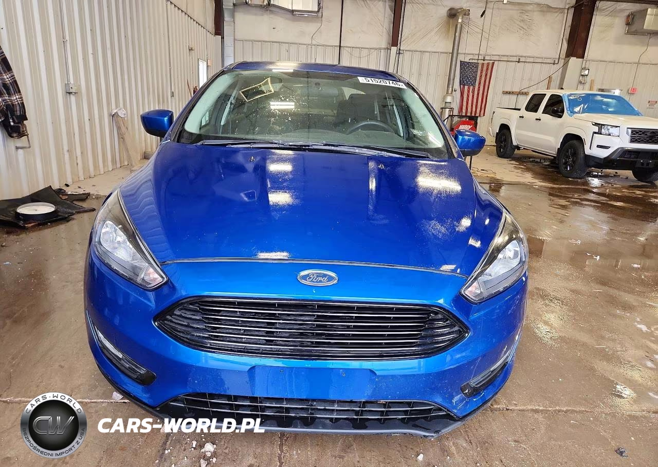 2018 Ford Focus Se VIN:1FADP3FEXJL257464 - 5