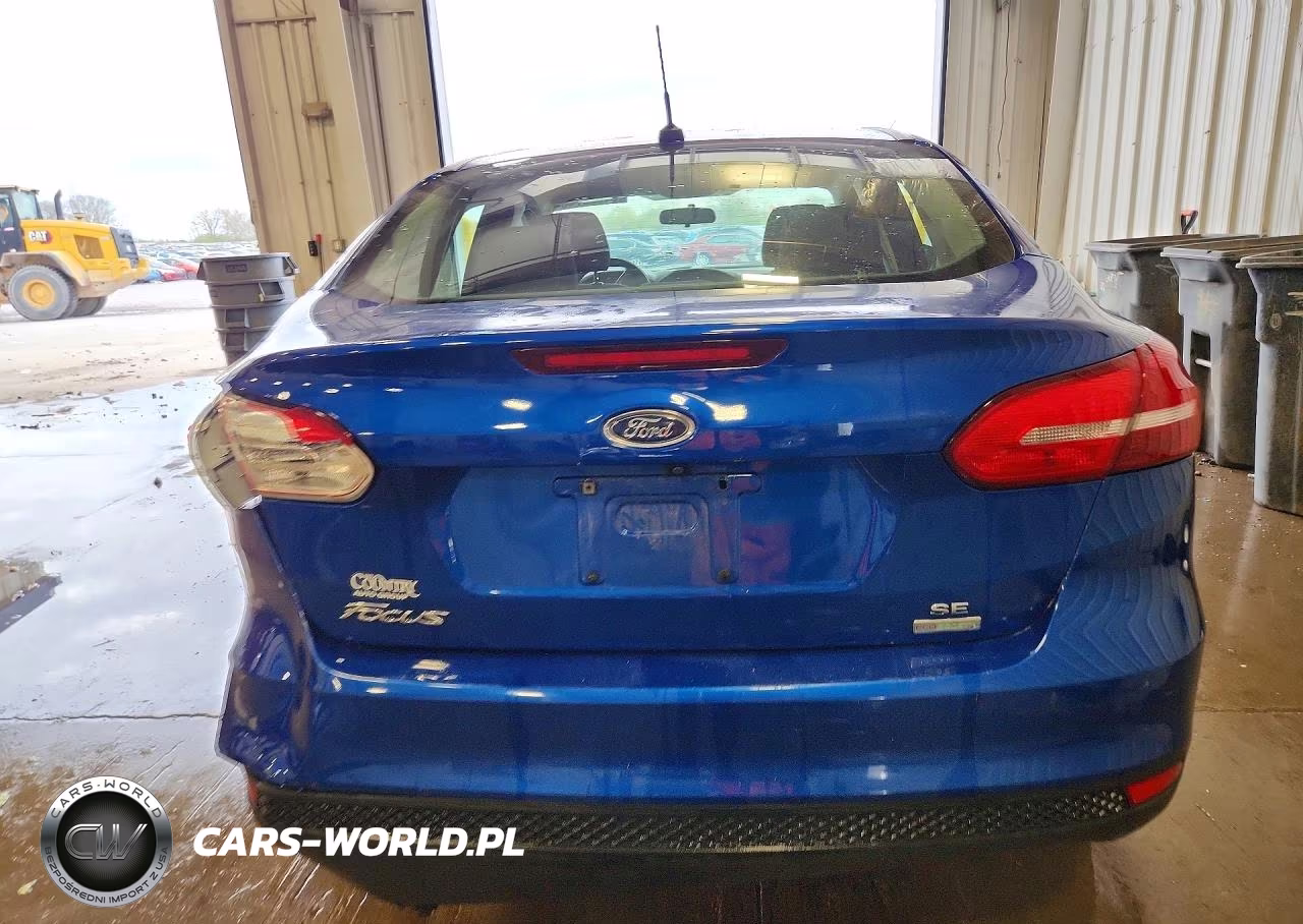 2018 Ford Focus Se VIN:1FADP3FEXJL257464 - 6