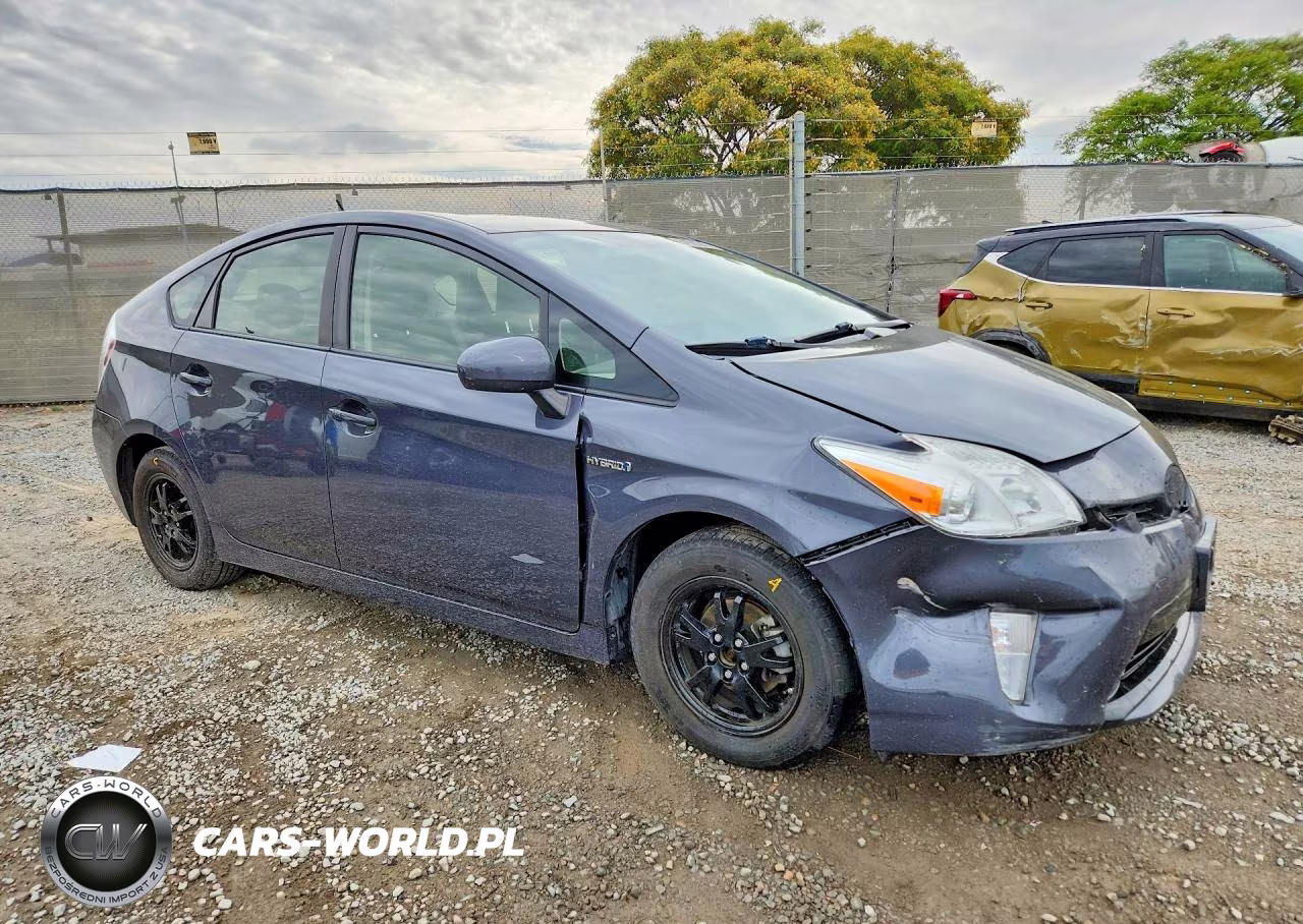 2012 Toyota Prius Two VIN:JTDKN3DU6C5527296 - 4