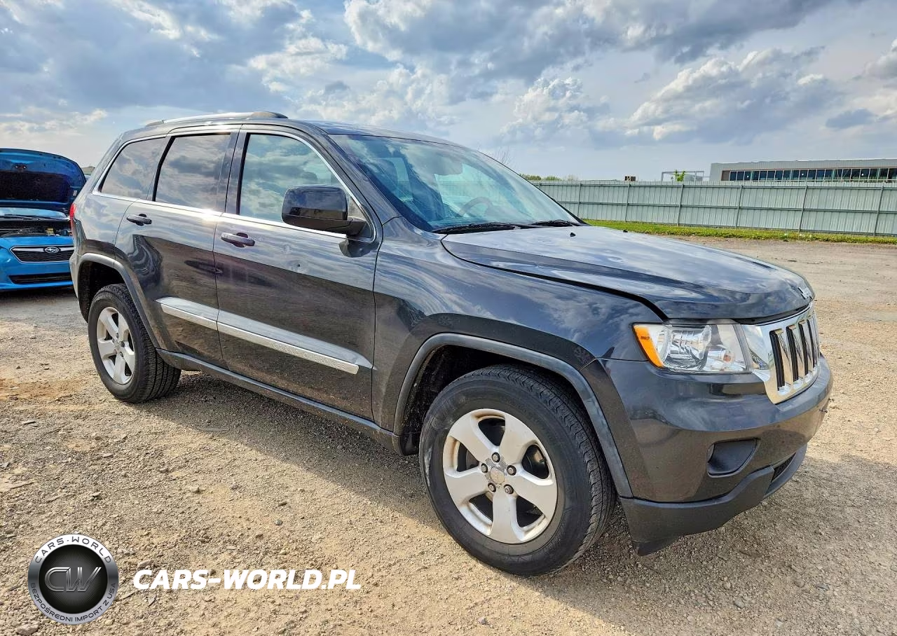2011 Jeep Grand Cherokee Laredo VIN:1J4RR4GG0BC614761 - 4