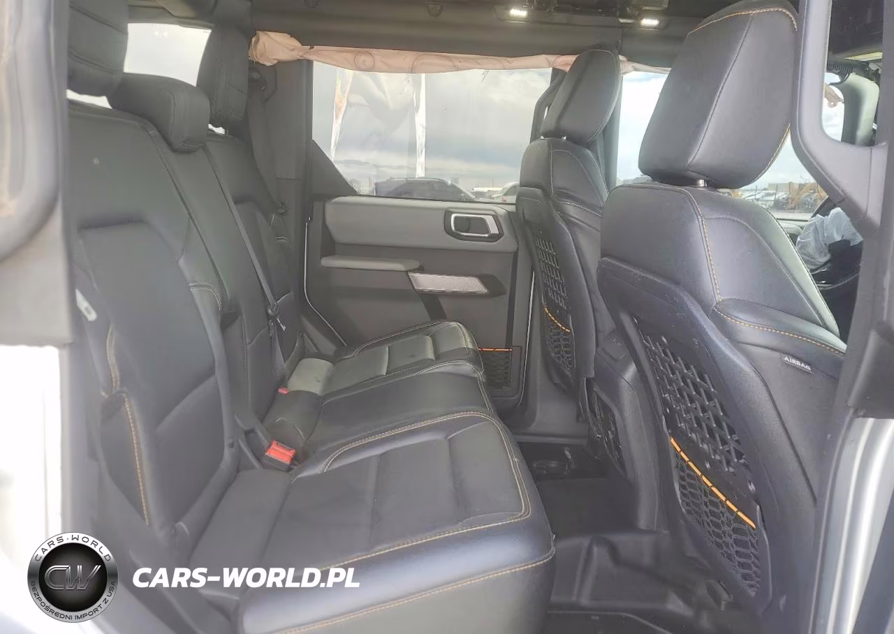 2023 Ford Bronco Base VIN:1FMEE5DPXPLB17102 - 11