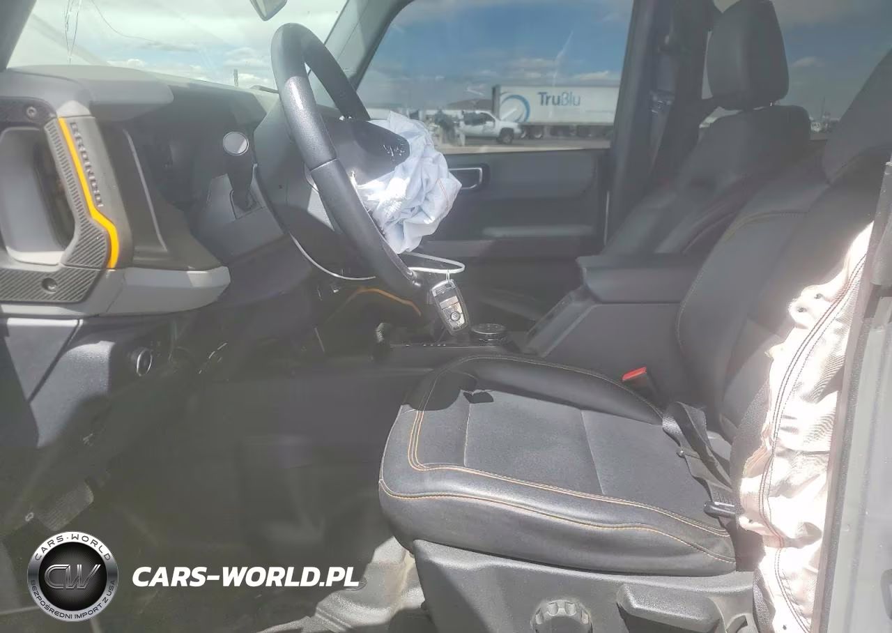 2023 Ford Bronco Base VIN:1FMEE5DPXPLB17102 - 7