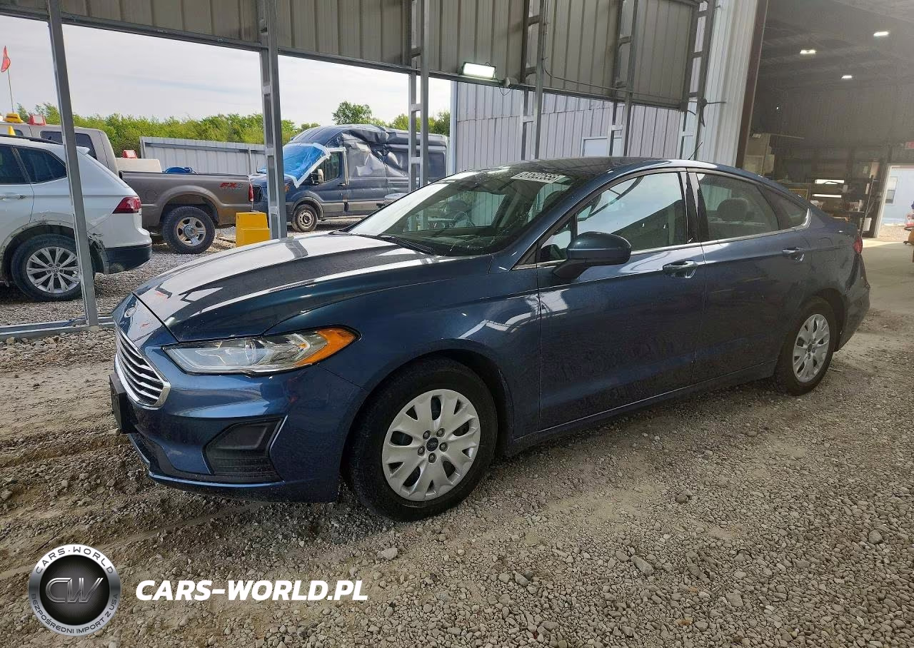 2019 Ford Fusion S VIN:3FA6P0G70KR231952 - 1