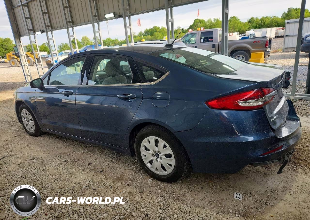 2019 Ford Fusion S VIN:3FA6P0G70KR231952 - 2