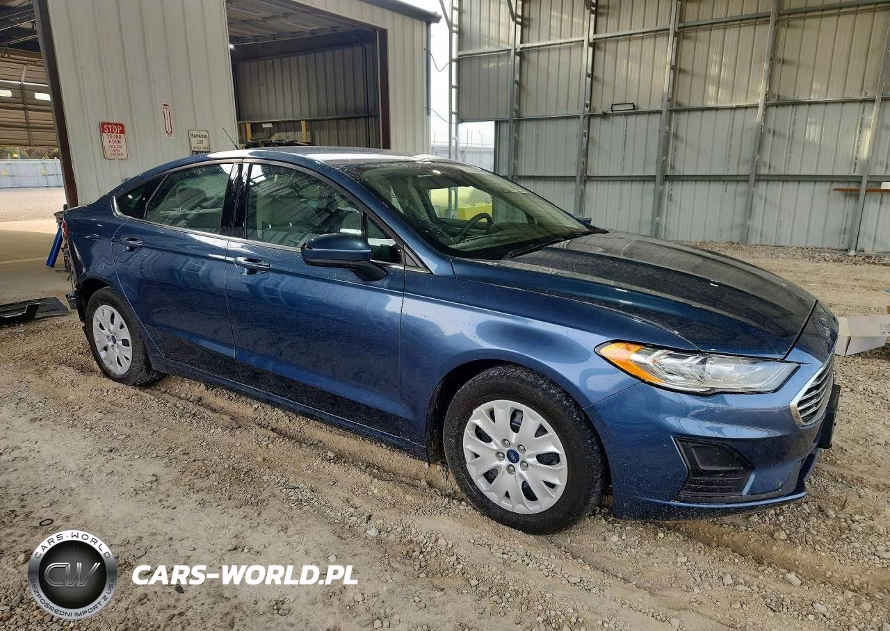 2019 Ford Fusion S VIN:3FA6P0G70KR231952 - 4