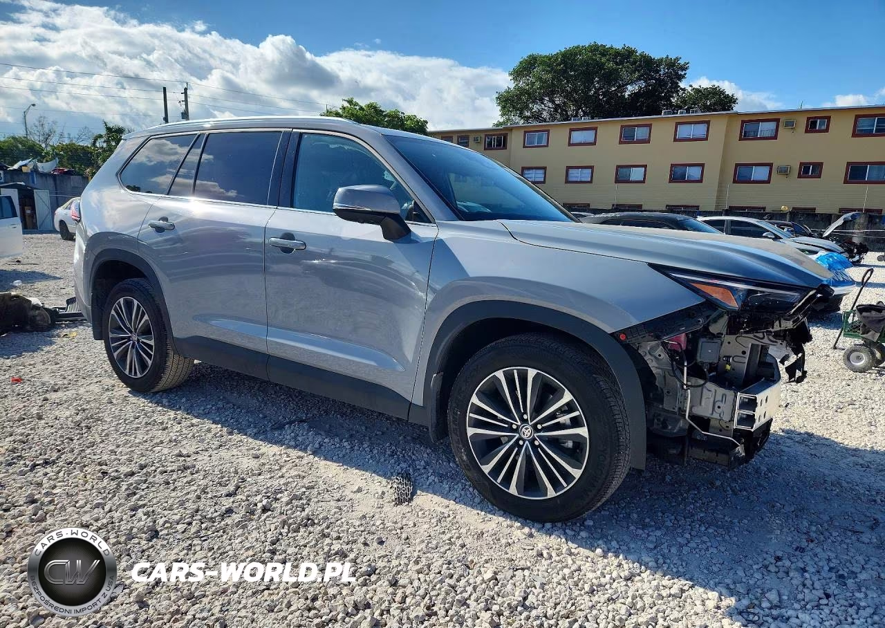 2025 Toyota Grand Highlander Hybrid Max Platinum VIN:5TDADAB58SS012548 - 4