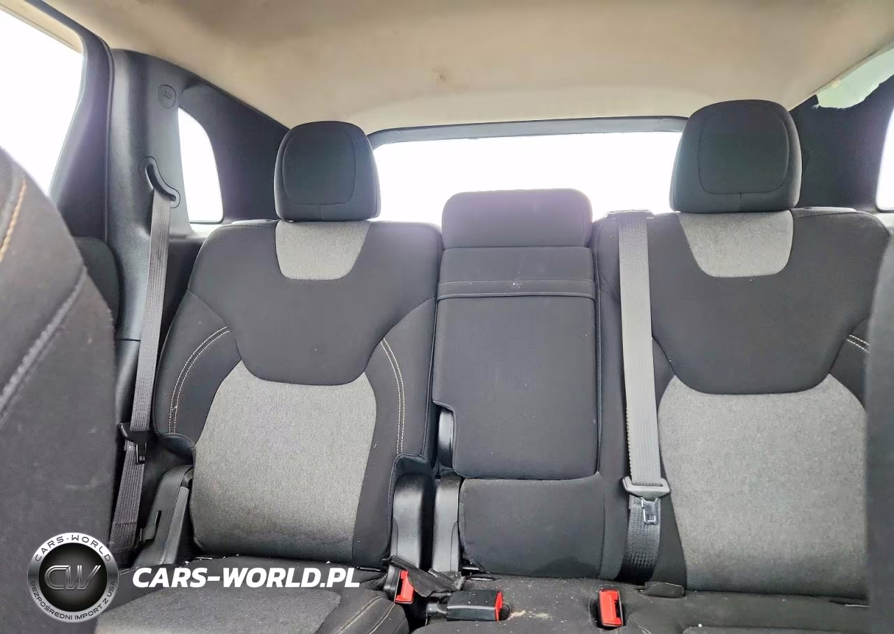 2014 Jeep Cherokee Latitude VIN:1C4PJMCS3EW152889 - 10