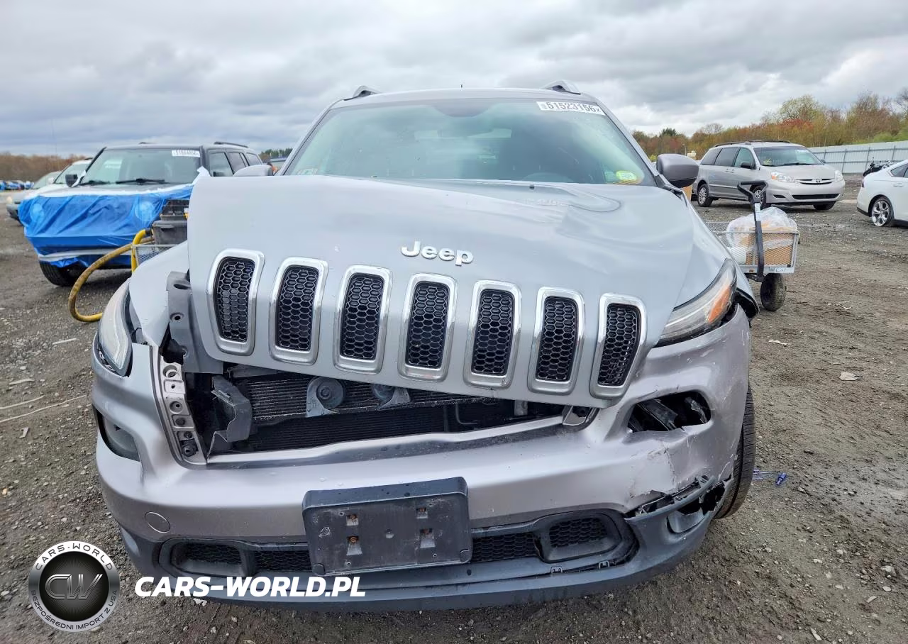 2014 Jeep Cherokee Latitude VIN:1C4PJMCS3EW152889 - 5