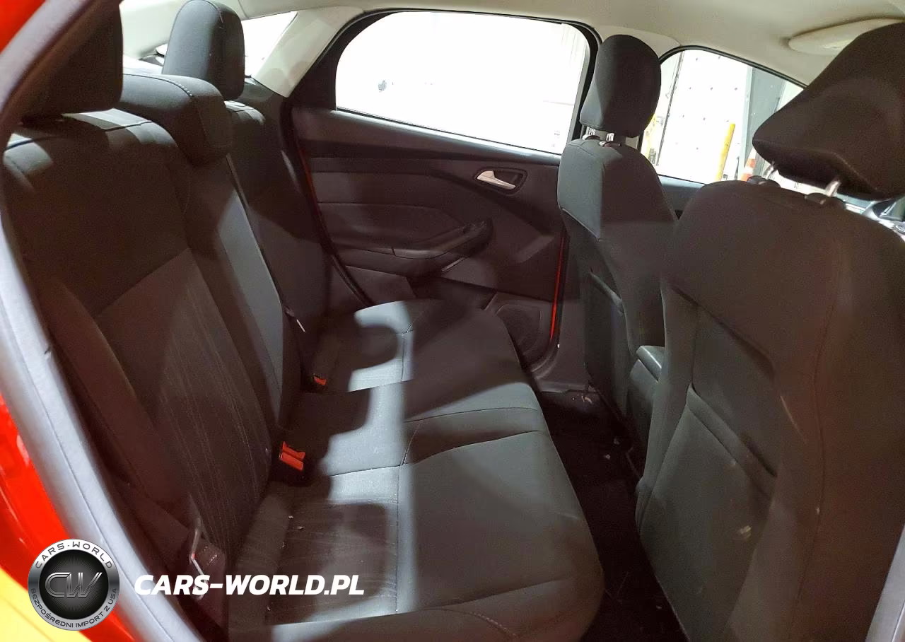 2017 Ford Focus Se VIN:1FADP3F22HL306866 - 10