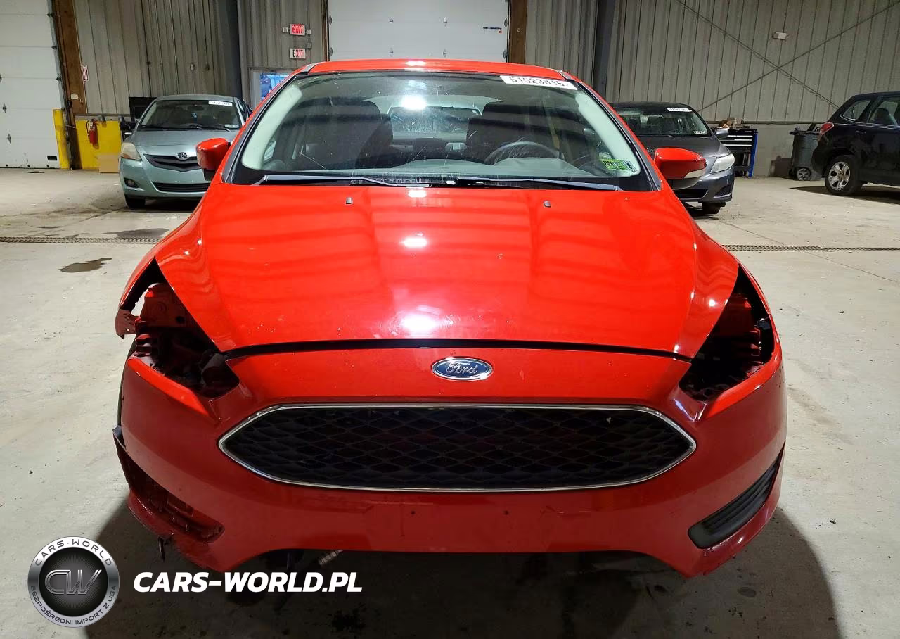 2017 Ford Focus Se VIN:1FADP3F22HL306866 - 5
