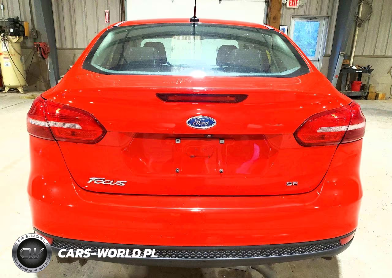 2017 Ford Focus Se VIN:1FADP3F22HL306866 - 6