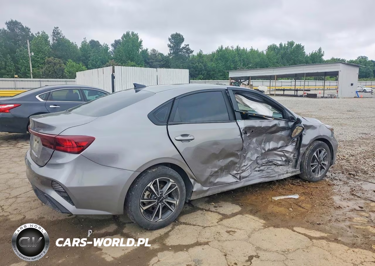 2024 Kia Forte VIN:3KPF24AD3RE726548 - 3
