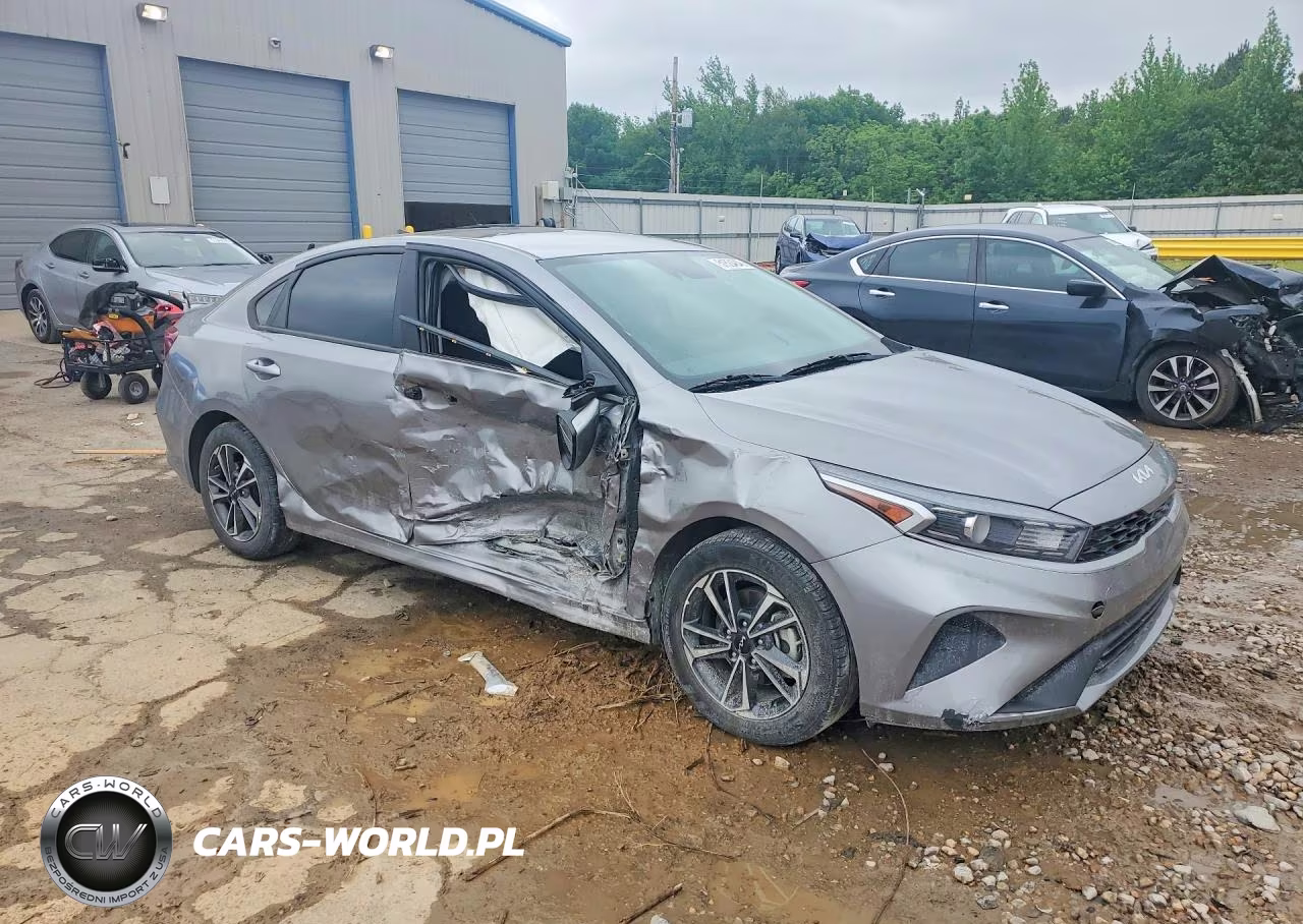 2024 Kia Forte VIN:3KPF24AD3RE726548 - 4